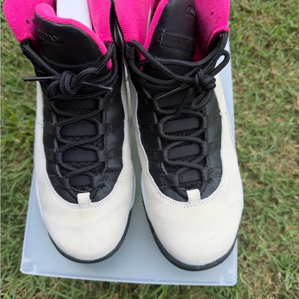 Jordan Women’s White, Black & Pink Retro Sneakers - Picture 5 of 5